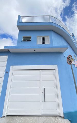 Casa à venda com 168m², 3 quartos e 1 vaga Casa à venda com 168m², 3 quartos e 1 vagaFachada