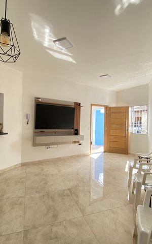 Casa à venda com 168m², 3 quartos e 1 vaga Casa à venda com 168m², 3 quartos e 1 vagaSala