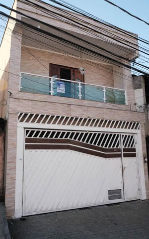 Casa à venda com 190m², 4 quartos e 2 vagasFachada