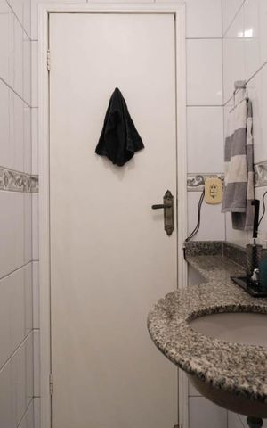 Casa à venda com 190m², 4 quartos e 2 vagasLavabo