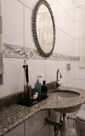 Casa à venda com 190m², 4 quartos e 2 vagasLavabo