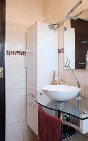 Casa à venda com 190m², 4 quartos e 2 vagasBanheiro da Suíte
