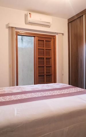 Casa à venda com 190m², 4 quartos e 2 vagasSuíte