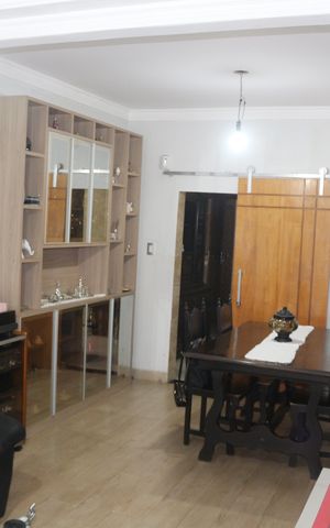 Casa à venda com 135m², 2 quartos e 2 vagasSala