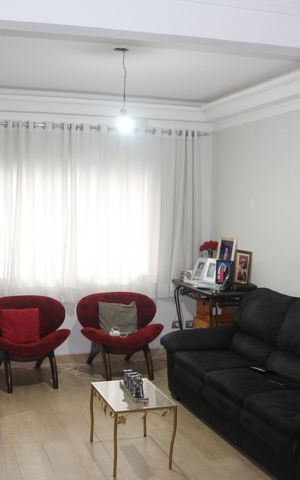 Casa à venda com 135m², 2 quartos e 2 vagasSala
