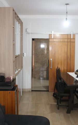 Casa à venda com 135m², 2 quartos e 2 vagasSala