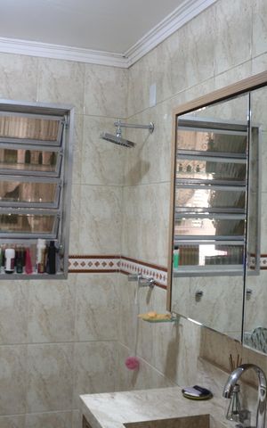 Casa à venda com 135m², 2 quartos e 2 vagasBanheiro Social