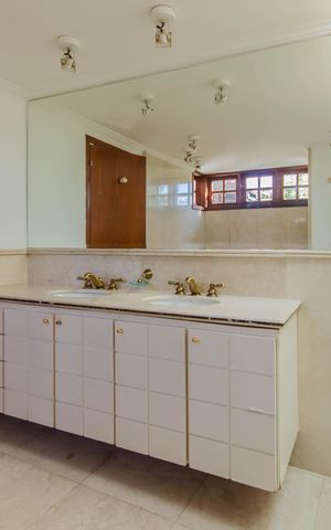Casa à venda com 350m², 4 quartos e 4 vagas Casa à venda com 350m², 4 quartos e 4 vagasBanheiro da Suíte 2