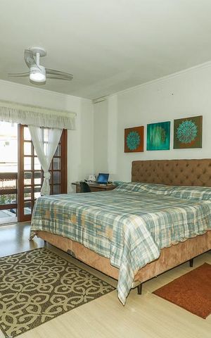 Casa de condomínio à venda com 191m², 3 quartos e 2 vagasQuarto Suíte
