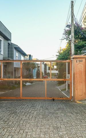 Casa de condomínio à venda com 191m², 3 quartos e 2 vagasFachada