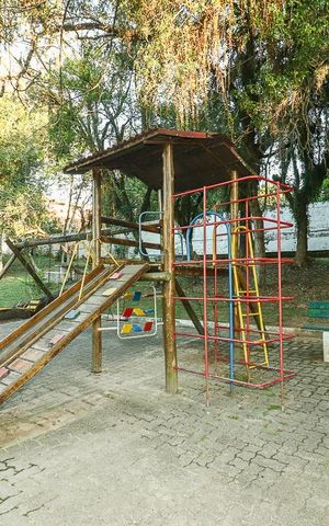 Casa de condomínio à venda com 191m², 3 quartos e 2 vagasÁrea comum - Playground