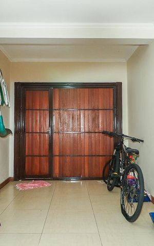 Casa de condomínio à venda com 191m², 3 quartos e 2 vagasGaragem