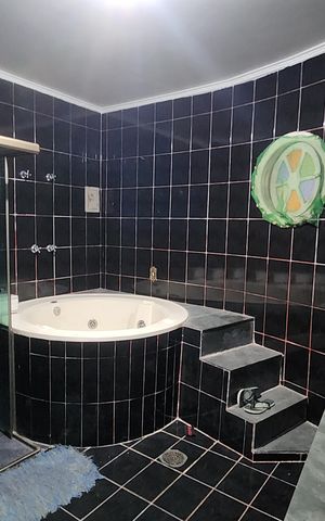 Casa para alugar com 280m², 8 quartos e 3 vagas Casa para alugar com 280m², 8 quartos e 3 vagasBanheiro da Suíte 2