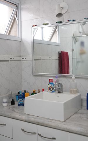 Casa à venda com 290m², 3 quartos e 4 vagasBanheiro Suíte 3 