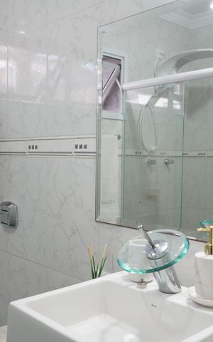 Casa à venda com 290m², 3 quartos e 4 vagasBanheiro Suíte 1 