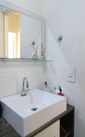 Casa de condomínio à venda com 60m², 3 quartos e 1 vagaBanheiro social