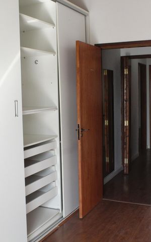 Casa de condomínio para alugar com 350m², 3 quartos e 2 vagasSuíte 1