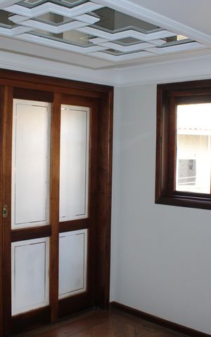 Casa de condomínio para alugar com 350m², 3 quartos e 2 vagasSala