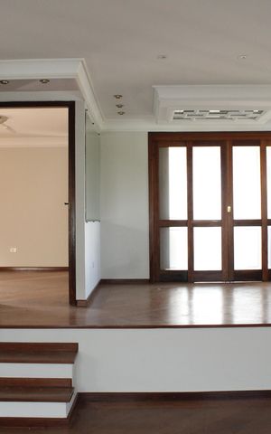 Casa de condomínio para alugar com 350m², 3 quartos e 2 vagasSala