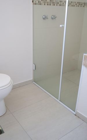 Casa à venda com 350m², 3 quartos e 3 vagasBanheiro da Suíte