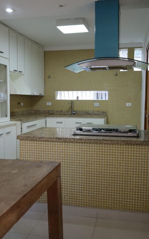 Casa à venda com 350m², 3 quartos e 3 vagasCozinha
