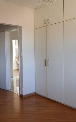 Casa à venda com 350m², 3 quartos e 3 vagasSuíte