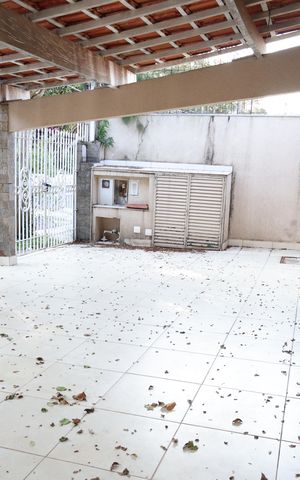 Casa à venda com 350m², 3 quartos e 3 vagasGaragem