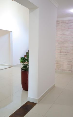 Casa à venda com 350m², 3 quartos e 3 vagasSala
