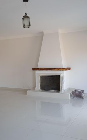 Casa à venda com 350m², 3 quartos e 3 vagasSala
