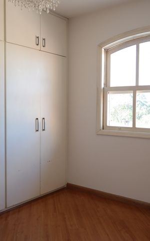 Casa à venda com 350m², 3 quartos e 3 vagasSuíte
