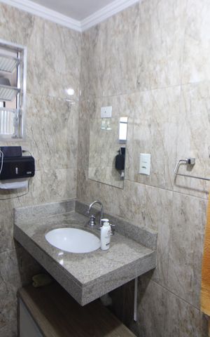 Casa à venda com 150m², 3 quartos e 2 vagasBanheiro 2
