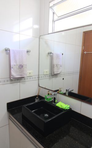 Casa à venda com 150m², 3 quartos e 2 vagasBanheiro