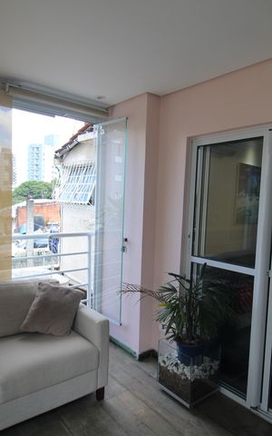 Casa à venda com 150m², 3 quartos e 2 vagasSala - Varanda