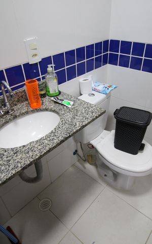 Casa de condomínio à venda com 55m², 2 quartos e 1 vaga Casa de condomínio à venda com 55m², 2 quartos e 1 vagaBanheiro da Suíte 2