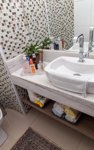 Casa à venda com 233m², 5 quartos e 6 vagas Casa à venda com 233m², 5 quartos e 6 vagasLavabo