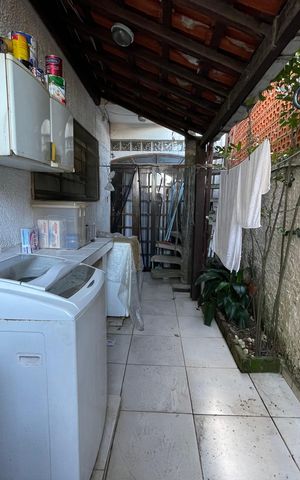 Casa à venda com 170m², 4 quartos e 2 vagas Casa à venda com 170m², 4 quartos e 2 vagasÁrea de Serviço