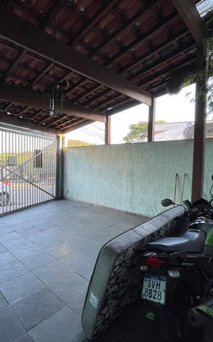 Casa à venda com 170m², 4 quartos e 2 vagas Casa à venda com 170m², 4 quartos e 2 vagasGaragem
