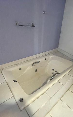 Casa à venda com 170m², 4 quartos e 2 vagas Casa à venda com 170m², 4 quartos e 2 vagasBanheiro 4