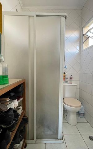 Casa à venda com 170m², 4 quartos e 2 vagas Casa à venda com 170m², 4 quartos e 2 vagasBanheiro 2