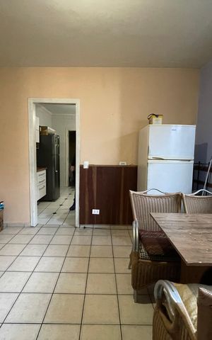 Casa à venda com 170m², 4 quartos e 2 vagas Casa à venda com 170m², 4 quartos e 2 vagasSala de Jantar