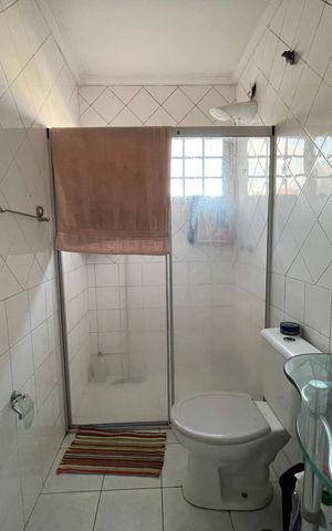 Casa à venda com 170m², 4 quartos e 2 vagas Casa à venda com 170m², 4 quartos e 2 vagasBanheiro 3