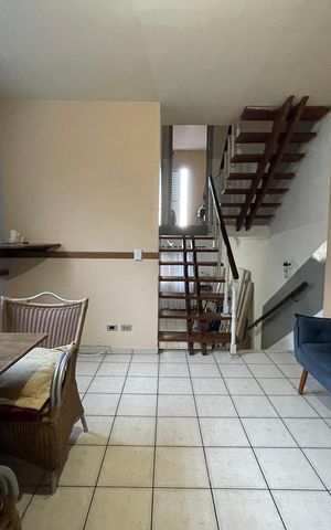 Casa à venda com 170m², 4 quartos e 2 vagas Casa à venda com 170m², 4 quartos e 2 vagasSala de Jantar