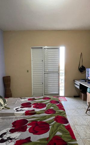 Casa à venda com 170m², 4 quartos e 2 vagas Casa à venda com 170m², 4 quartos e 2 vagasQuarto 01