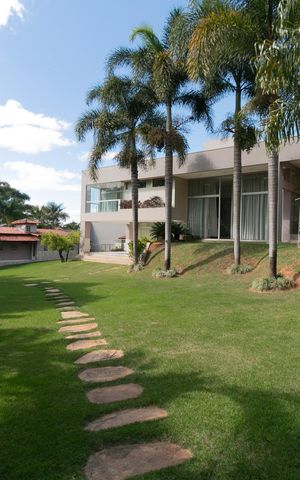 Casa à venda com 607m², 5 quartos e 10 vagas Casa à venda com 607m², 5 quartos e 10 vagasÁrea Externa