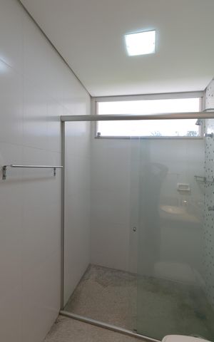 Casa à venda com 607m², 5 quartos e 10 vagas Casa à venda com 607m², 5 quartos e 10 vagasBanheiro Social
