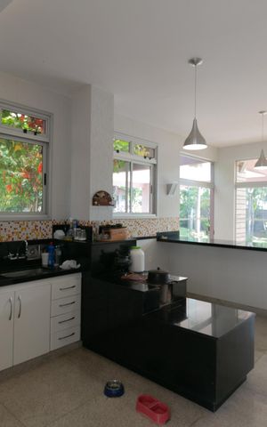 Casa à venda com 607m², 5 quartos e 10 vagas Casa à venda com 607m², 5 quartos e 10 vagasEspaço Gourmet