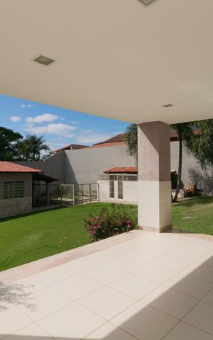 Casa à venda com 607m², 5 quartos e 10 vagas Casa à venda com 607m², 5 quartos e 10 vagasVaranda Quartos