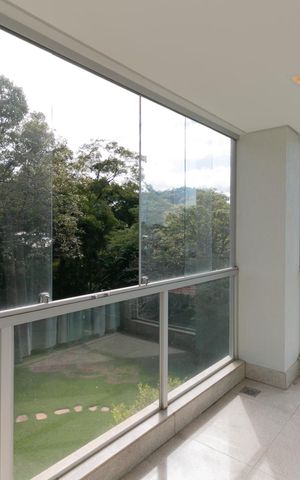 Casa à venda com 607m², 5 quartos e 10 vagas Casa à venda com 607m², 5 quartos e 10 vagasSacada Suite 2
