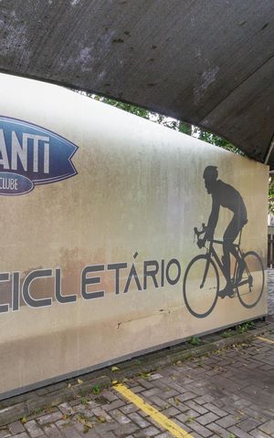 Apartamento à venda com 45m², 2 quartos e 1 vaga Apartamento à venda com 45m², 2 quartos e 1 vagaÁrea comum - Bicicletário