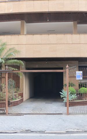 Apartamento para alugar com 210m², 3 quartos e 2 vagasFachada